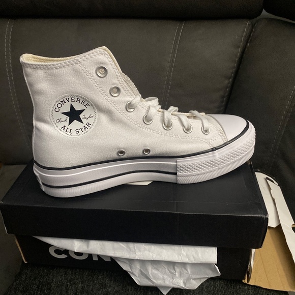 Converse - Picture 2 of 3